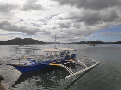 Filipinas_barcos_viaje_grupo_aletas_en_la_mochila_3
