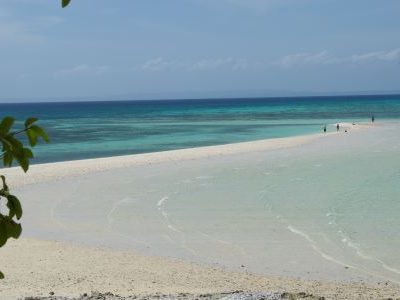 Filipinas_playa_viaje_grupo_aletas_en_la_mochila_1