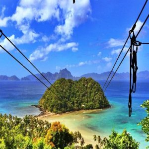 Filipinas_tirolina_viaje_grupo_aletas_en_la_mochila