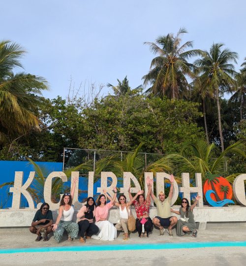 Maldivas_viaje_en_grupo_aletas_en_la_mochila_08