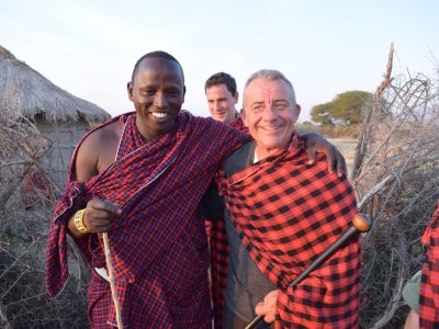 Tanzania_1ed_viaje_en_grupo_aletasenlamochila_cascada_Maasai_3